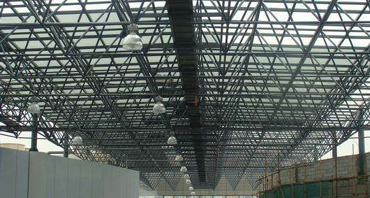 株洲听网架公司的名目师阐述其网架的季节个性